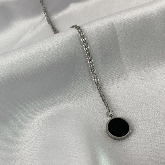 Black Circle Onyx Silver Necklace - Picture 5 of 6